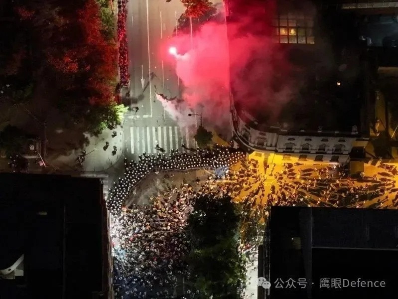 烽火问鼎计划很多媒体和博主在报道、评论塞尔维亚本次大规模抗议示威运动时，有意或