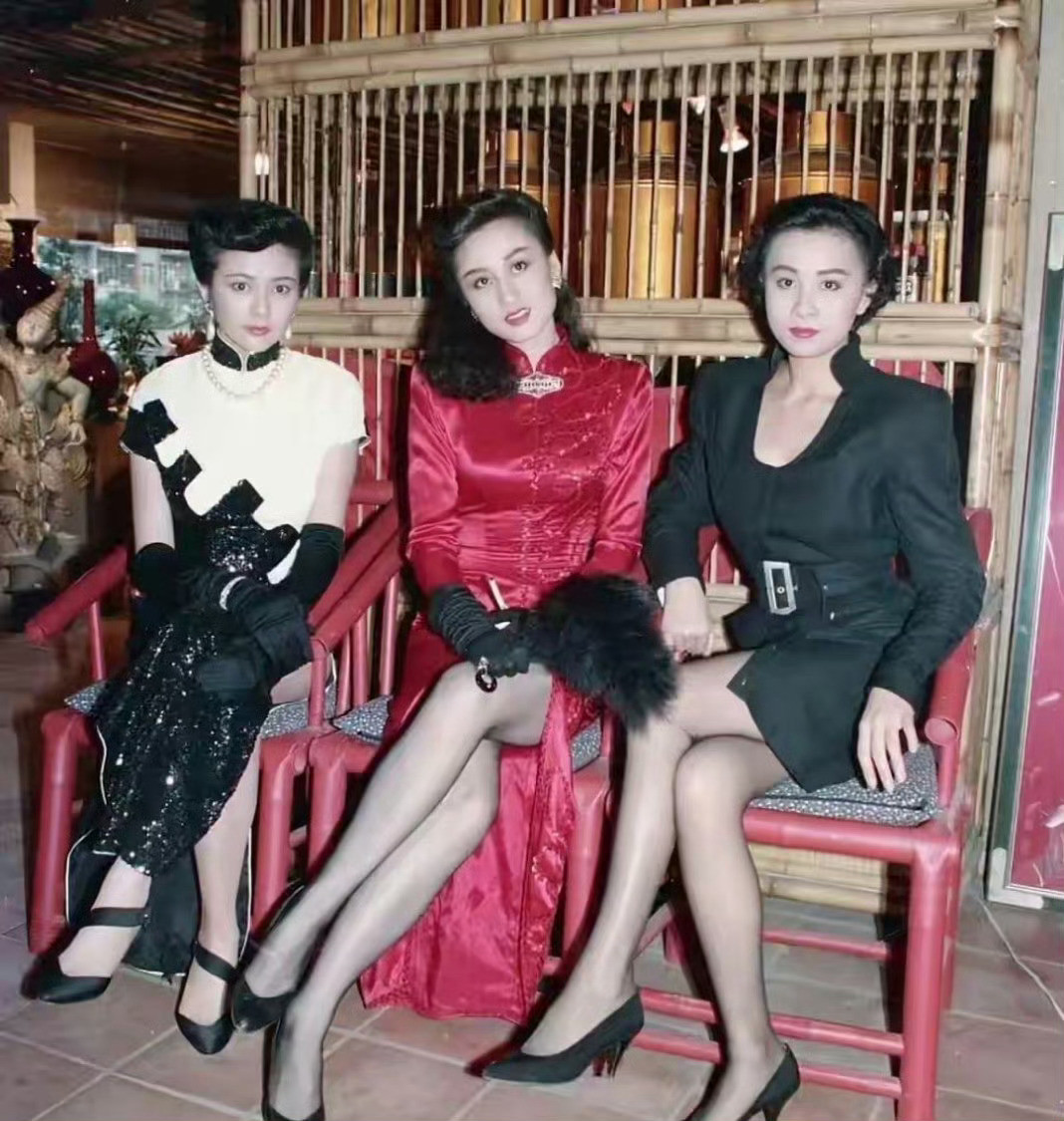 终于理解了李连杰当初为何拼命地追利智，这身材真的太绝了