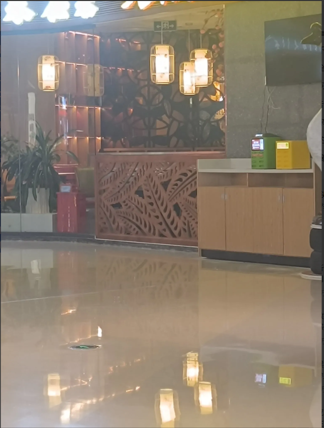 42岁工地师傅不知道外卖有补贴，知道我花了5.88元订了一份快餐，赶紧让我帮他下