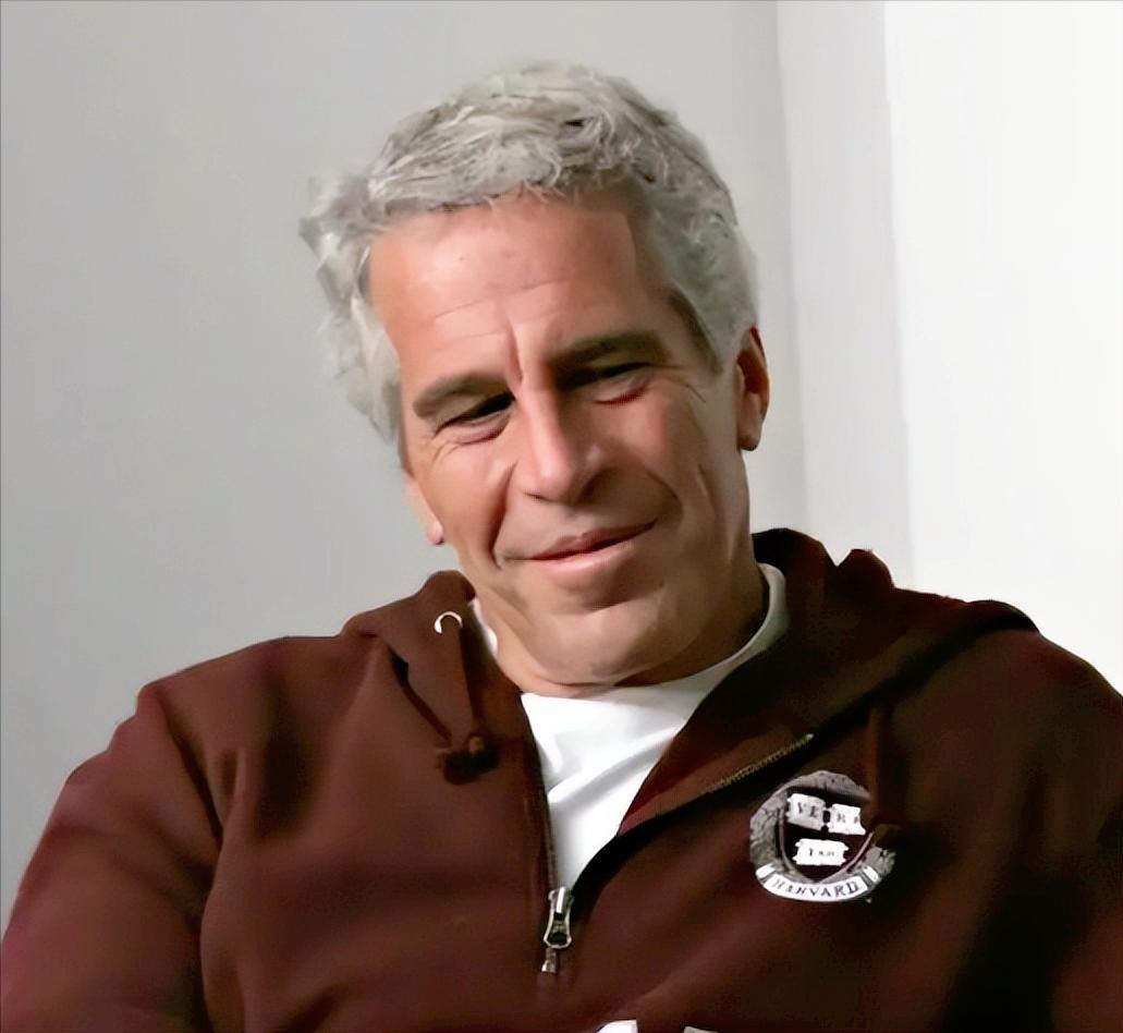 这次被美国司法部公开的文件让人眼花缭乱，统计显示文件里足足提了俄罗斯5876次，