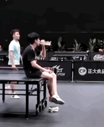 无敌的姿态。