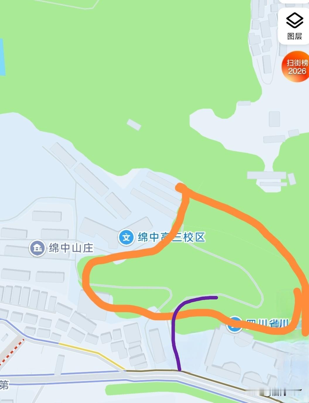 绵阳中学高一高二校区与高三校区这根天桥尽管能让学生通行，但也带来很多不便，如果把