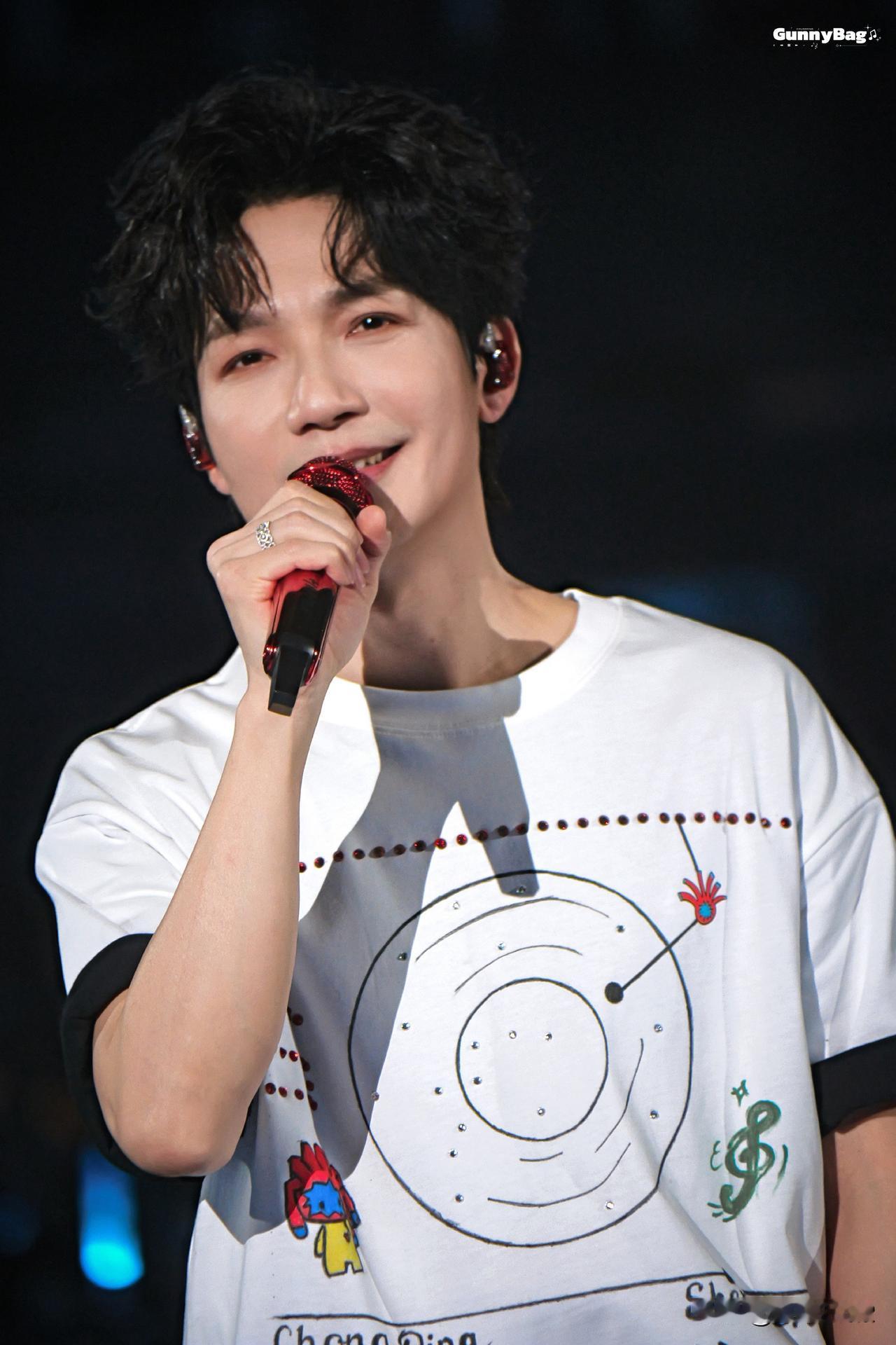 陈楚生，感恩花生对他的爱，10年前的《漂洋过海来看你》今日上桌，当年一见如故