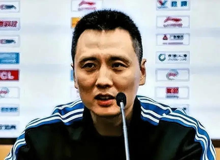 上海把浙江防到自闭了。不是靠蛮力，是用了这招。你看数据：浙江全场77分，赛