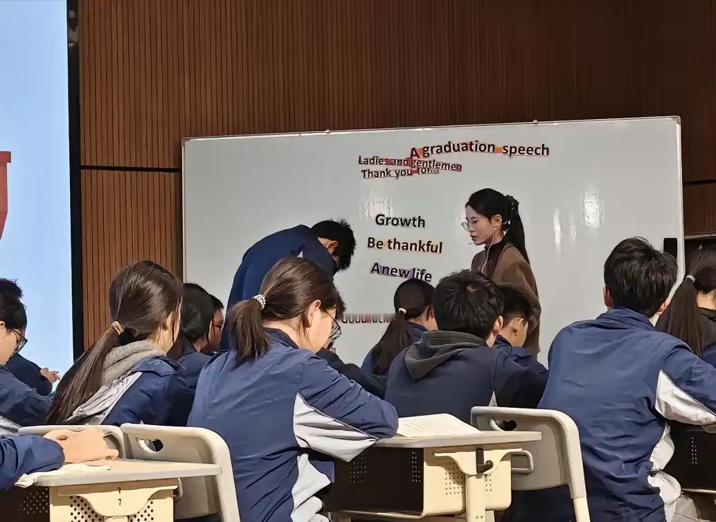真是一针见血！研究了一辈子古文字的学者黄德宽，早在2013年就把公共外语教育