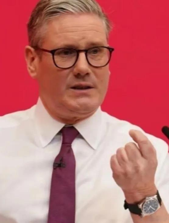 特朗普没想到，估计普京也没想到，英国首相居然当着全世界的面说：“中国，是世界三大