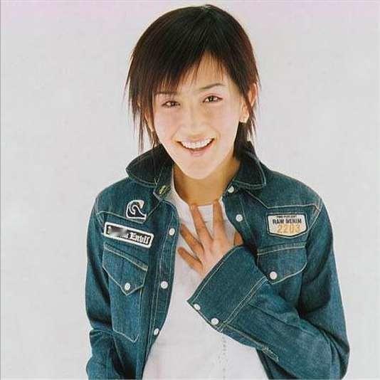 谢娜不是一个优秀的主持人，过去是这样，现在也是这样。因为她没什么文化底蕴，主