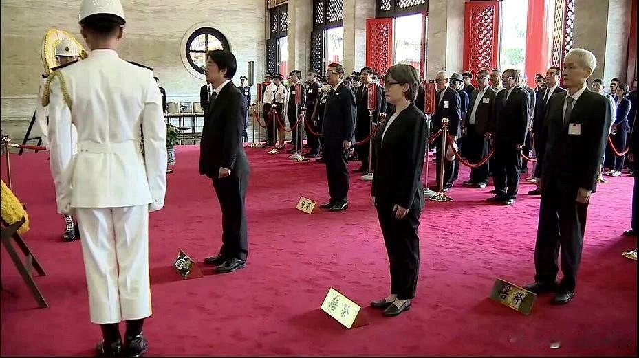 赖清德忠烈祠主持秋祭韩国瑜再次缺席赖清德今天（3日）上午按惯例主持“忠烈祠
