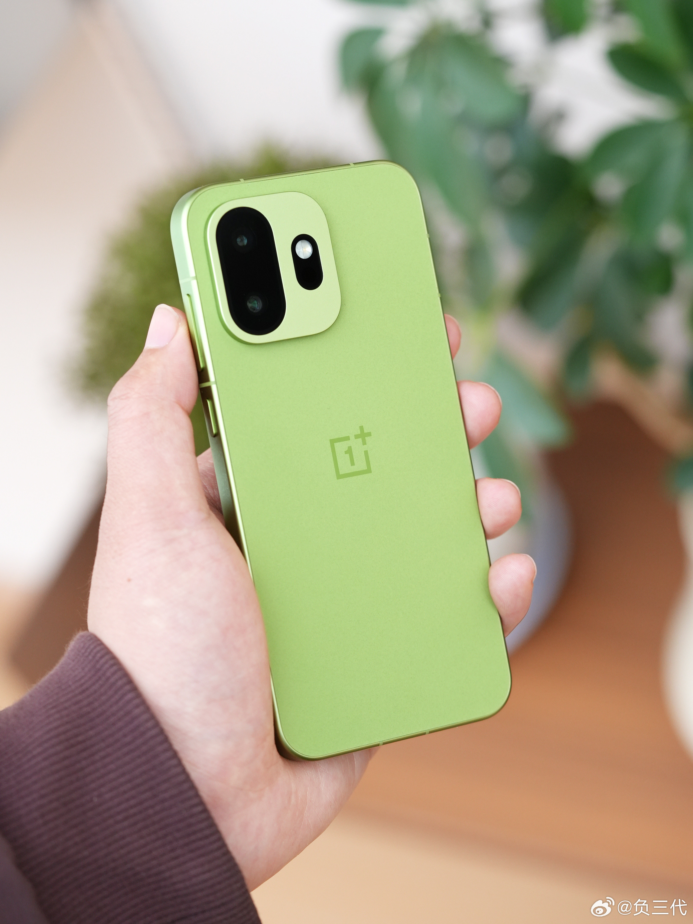 已经帮你们试过了，一加15T玩什么游戏都不输大屏旗舰，极致帧率+超高分辨率的王者