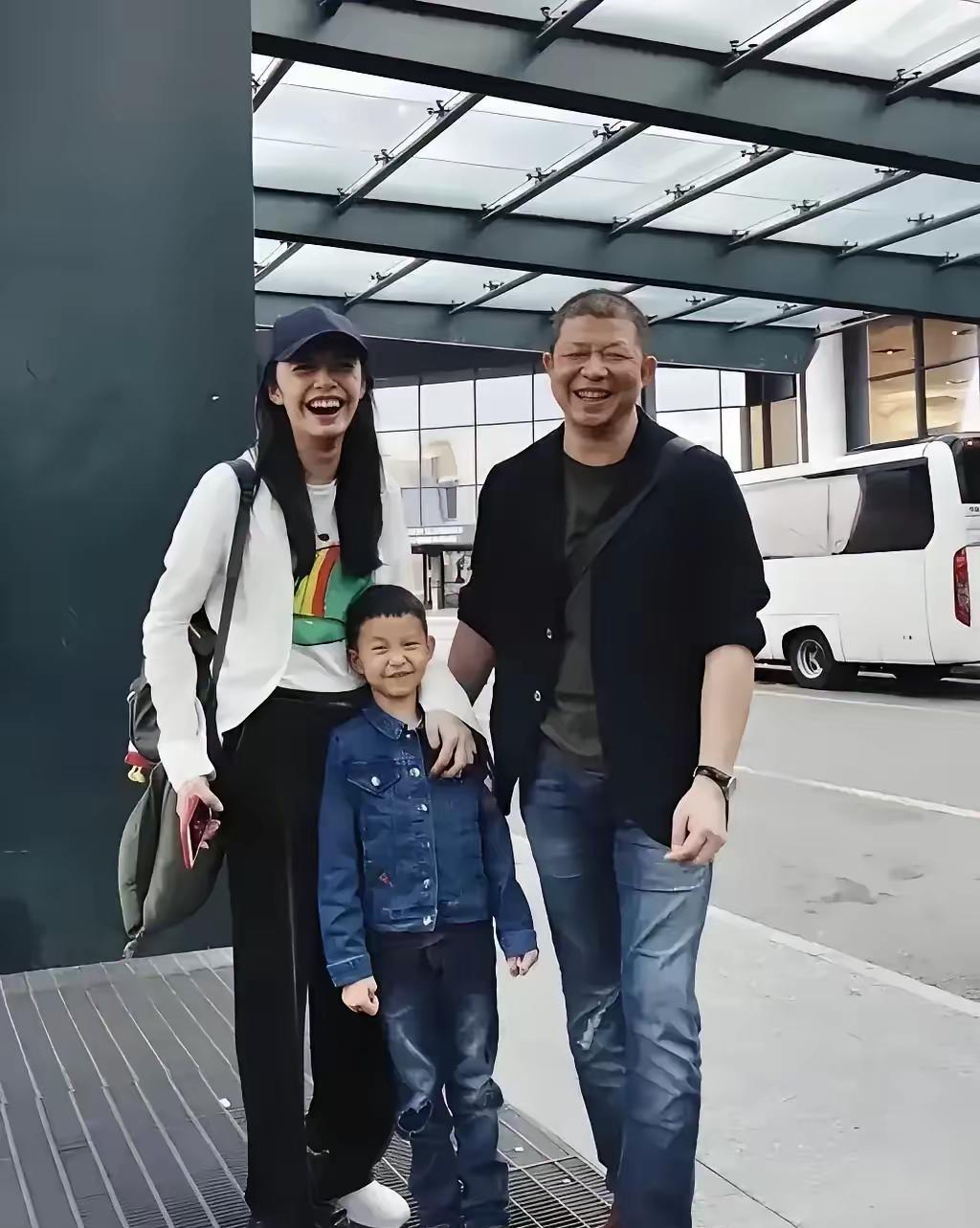 大家有没有发现姚晨真的和其他明星很不一样不是说她连续离婚两次，也不是说她