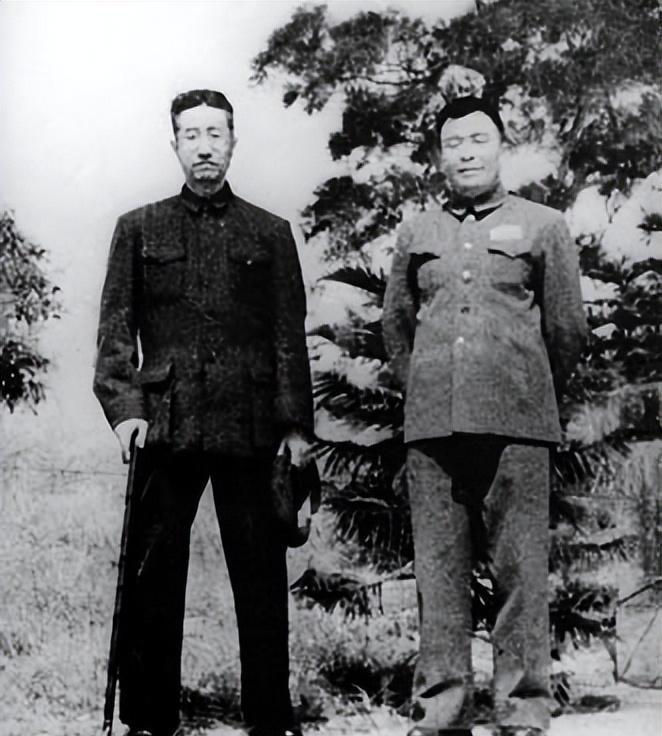 村民怪陈赓之父：你儿子拐跑我儿，28年后两儿同一天成开国大将1927年