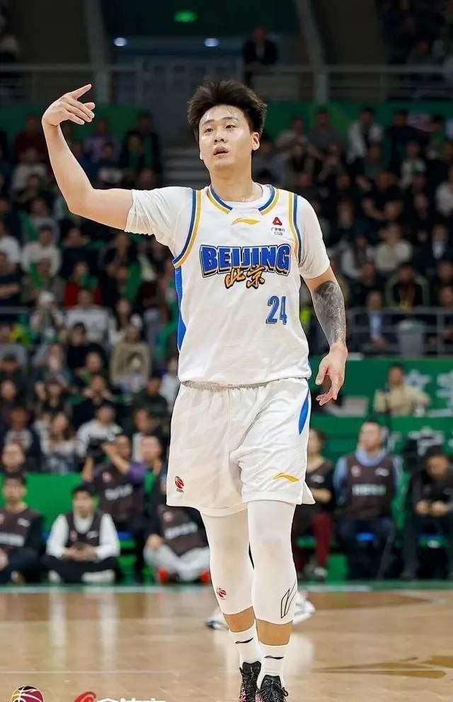 莫非赵睿和周琦这些“大牌”球员，都觉得北汽男篮是个养病养老的好地方？周琦刚复出，