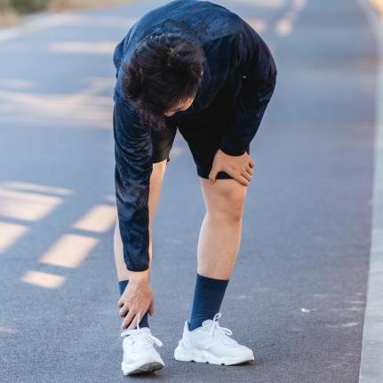 医生提醒：若腿上出现这4种迹象，可能是癌症在靠近，早做筛查有些时候，身体的小
