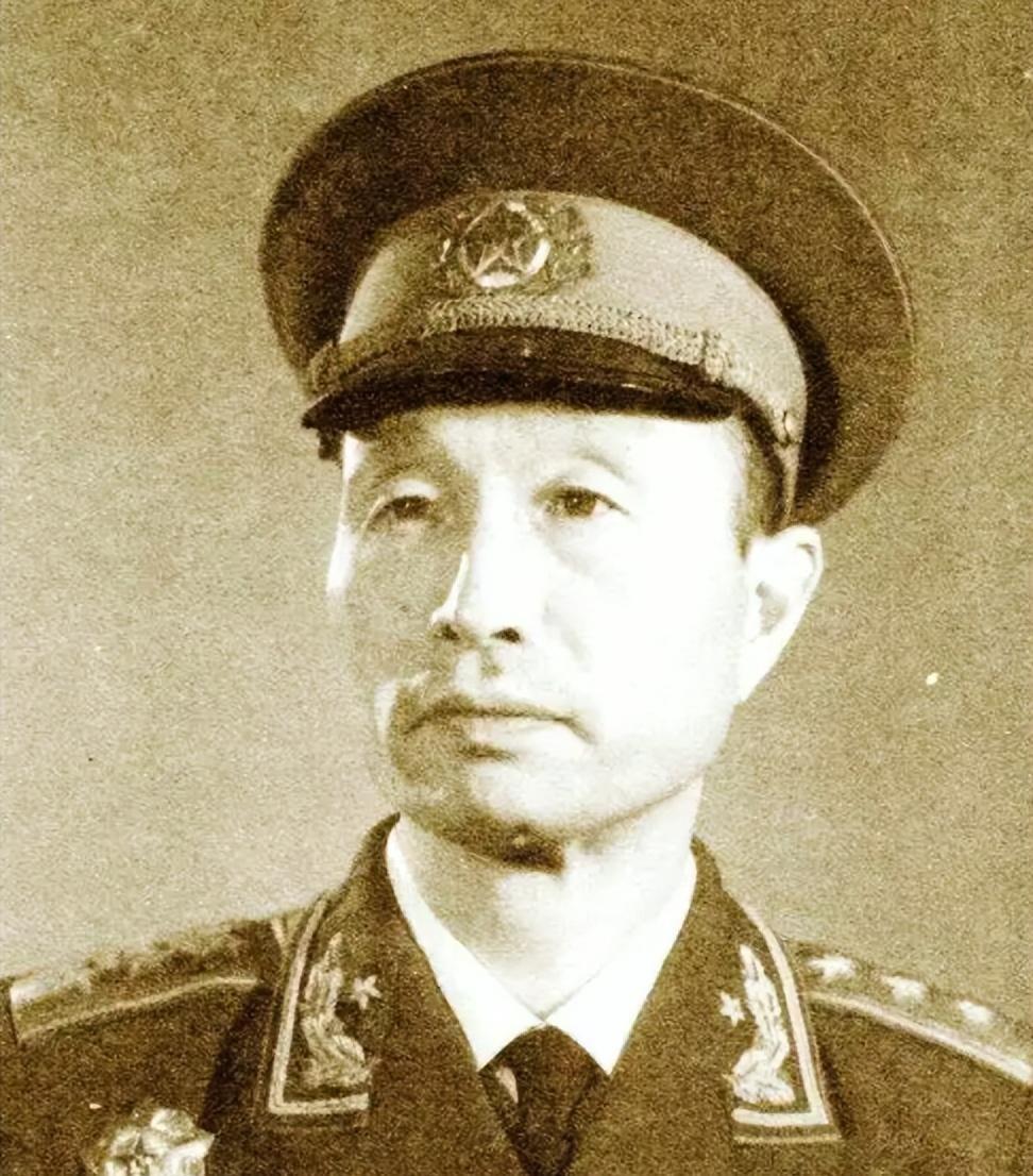 张爱萍痊愈归国后，宋时轮提出辞去兵团司令愿做副手，陈毅态度坚决表示不同意！19