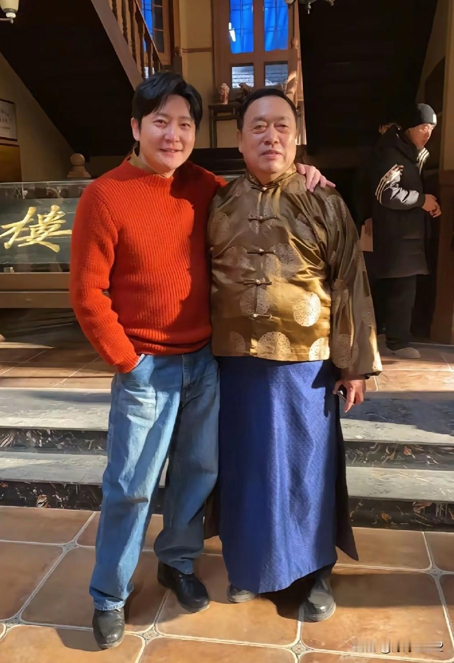 左边郭京飞，右边崔国明！孔二狗的亲老舅明明活着，为啥写死？舅妈下线是创作任