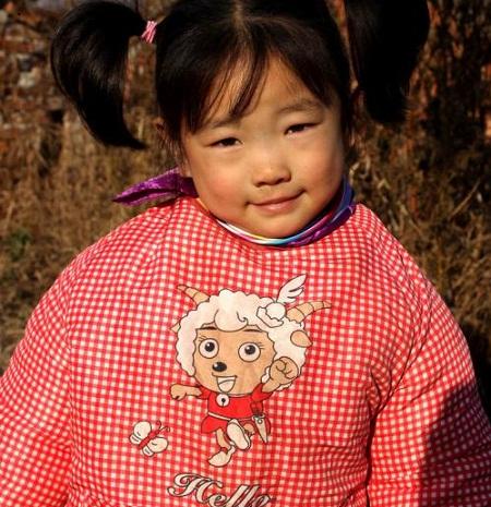 如果你给孩子这样穿衣服, 会严重伤害自信心, 尤其是女孩子