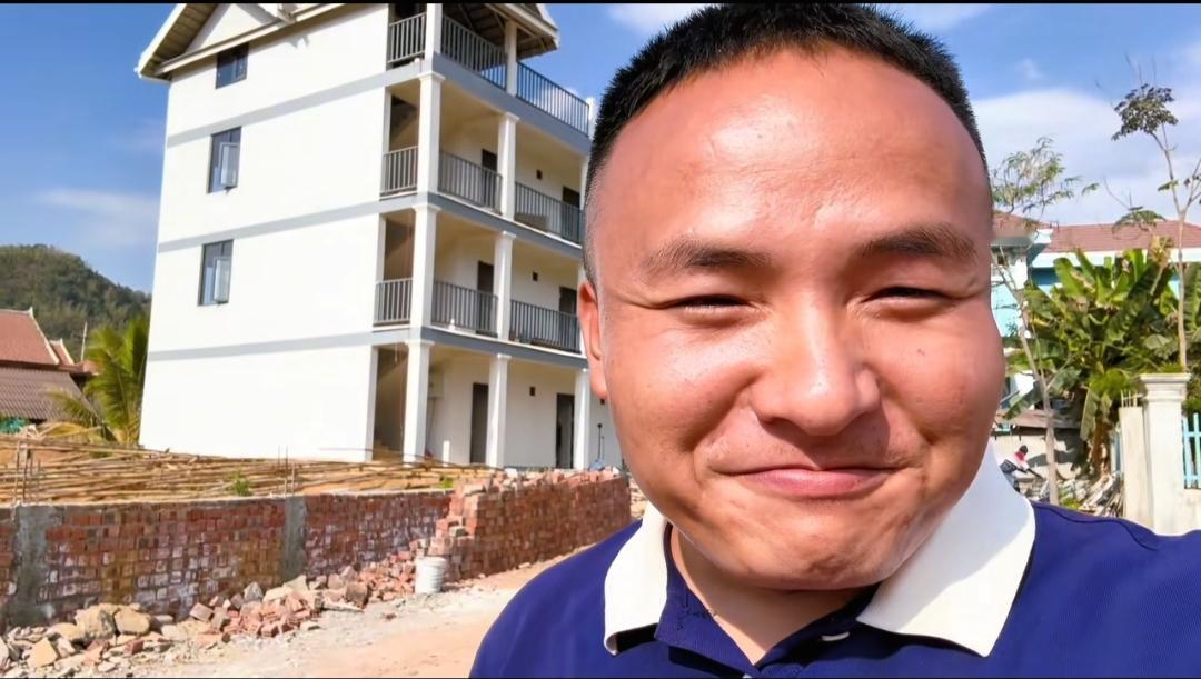网络主播小胖墩，你在老挝盖的房子，到底是谁的房子呢？2025年年初，你在