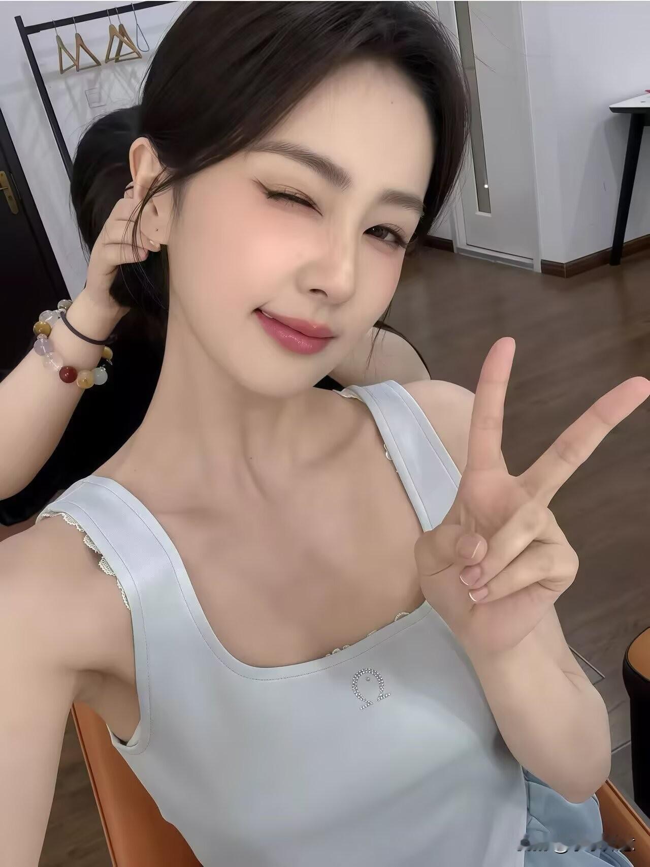当上天给你一个孩子，就是为了告诉你，人生是不能为所欲为的。人在年轻的时候，可以逃