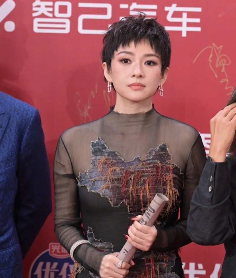 对不起赵丽颖，这次我是真支持不了你了你的确太不给面子了！今天上海电影节，