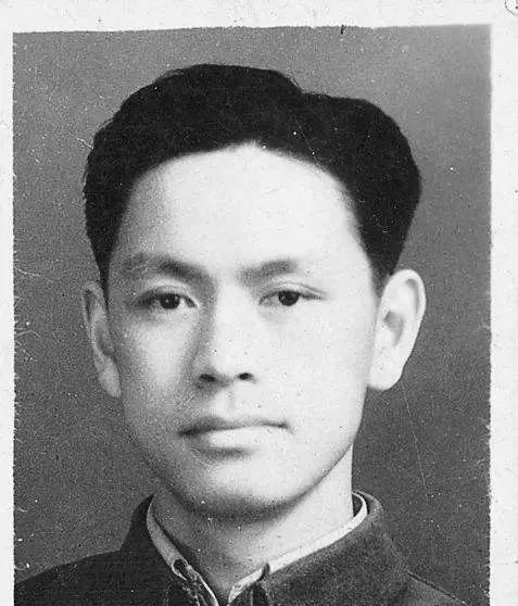 1960年的一天，云南昆明，病毒专家顾方舟，趁妻子在外地出差，从单位带回一瓶粉红