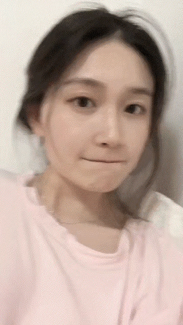 害羞的妹子，此时此刻她在想什么呢？