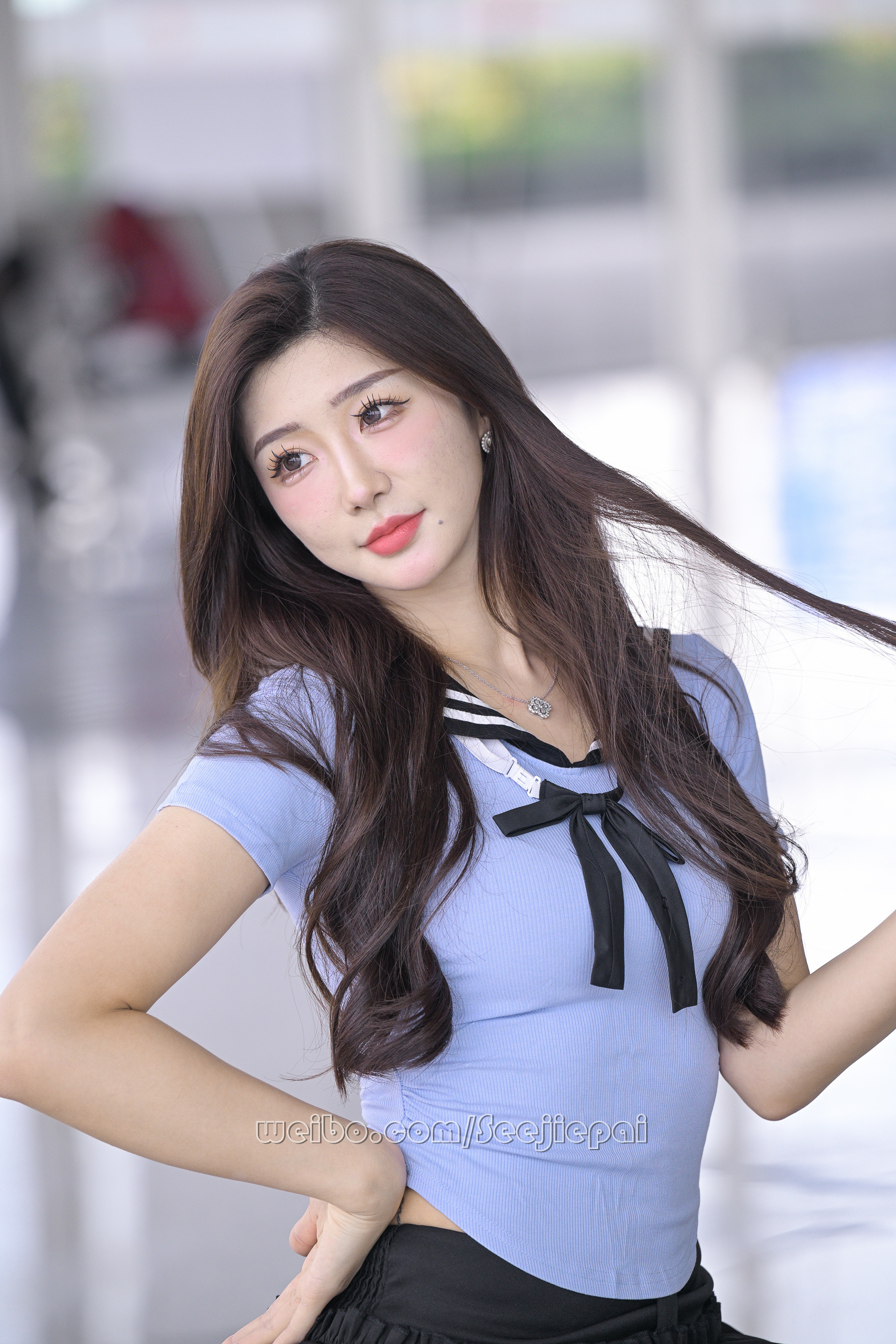 高挑靓丽短裙小妹~~