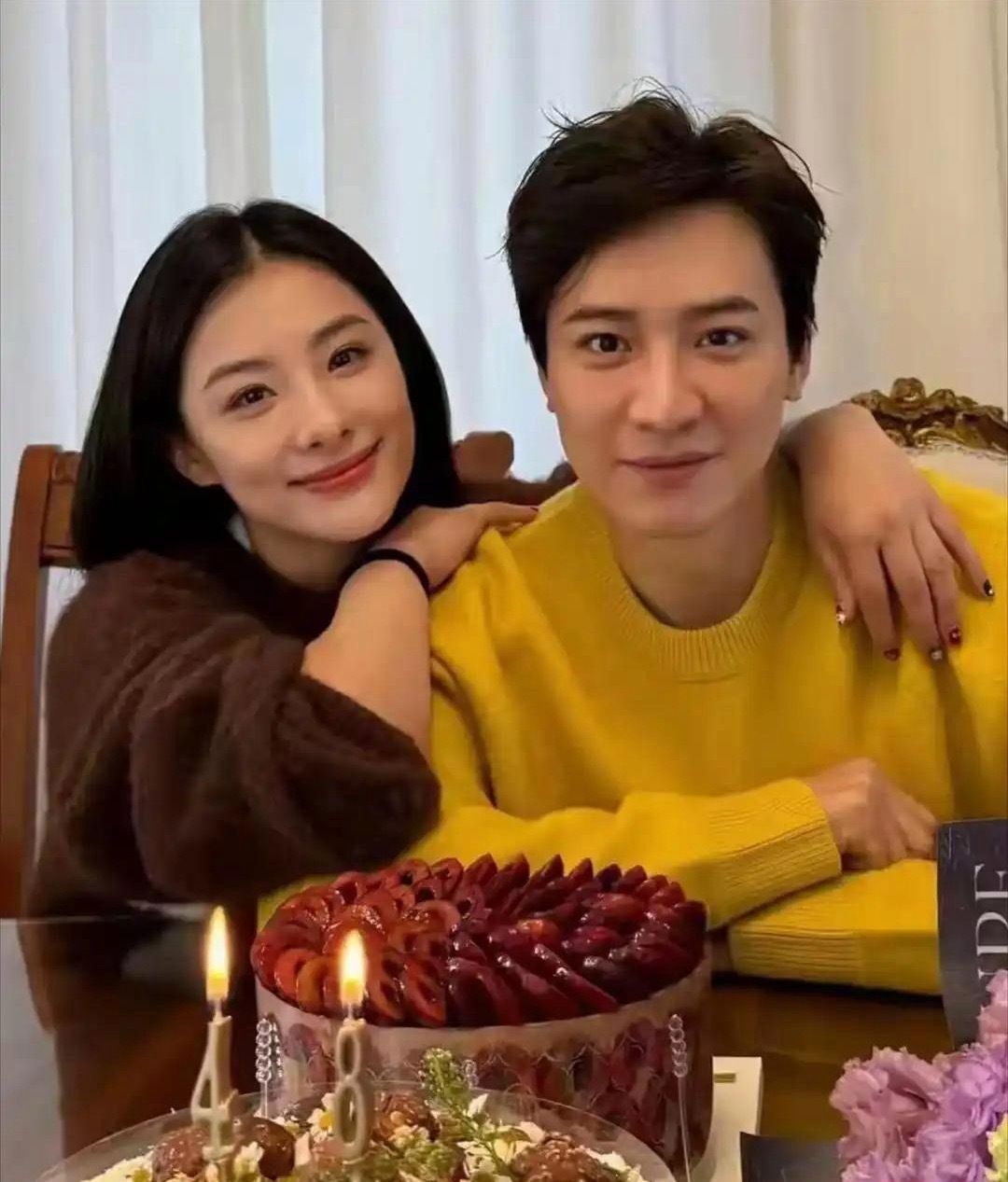 45岁的刘璇，保养的太好了！老公比她还大一岁也是相当的帅气太般配了