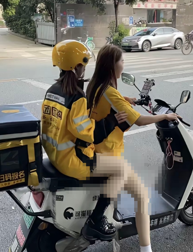 现在送外卖，颜值也这么卷吗？