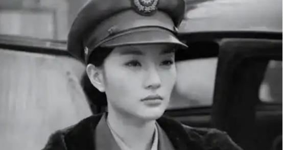 “戴笠情妇！”1949年，国民党美女特工张春莲，为了保命，隐姓埋名嫁给农民！30