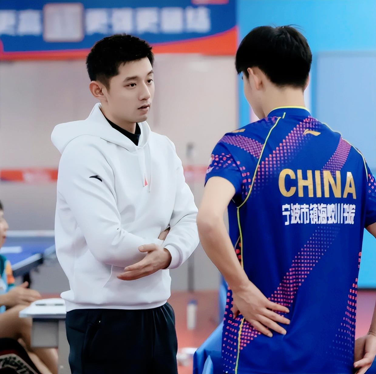 我去！我说张继科可以竞聘教练，居然有人说张继科不行！张继科当个男乒主教练都