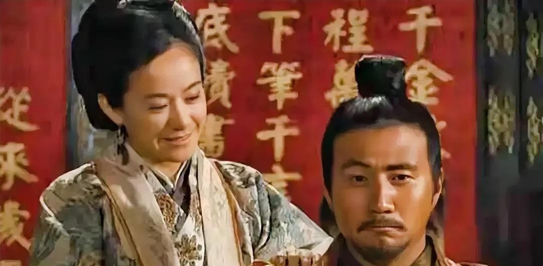 一天，徐达找到朱元璋说：“哥，你当上皇上，别人封啥咱不管，但你得让嫂子当皇后，做