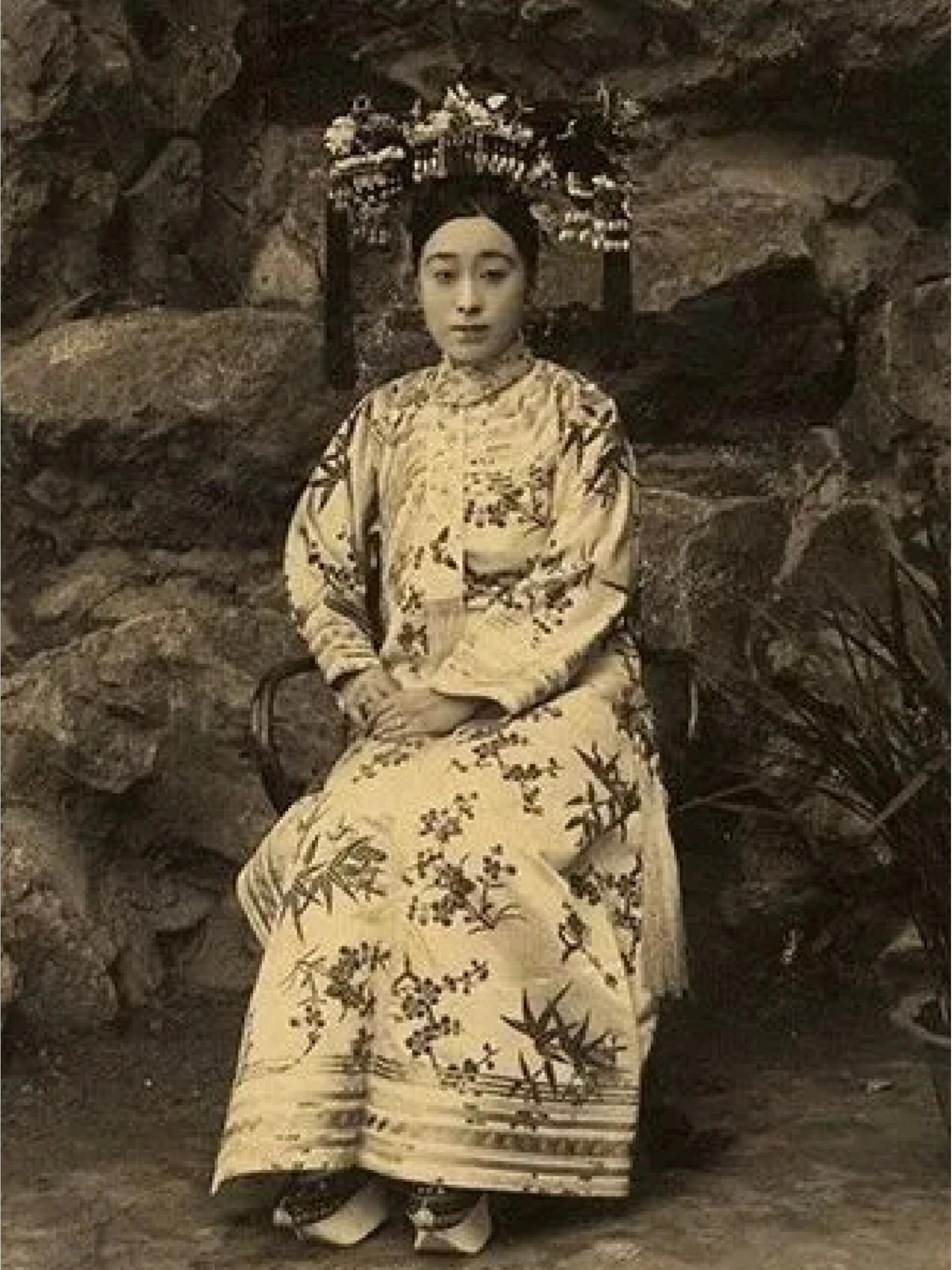 不懂就问，为啥古代女性都梳大发髻