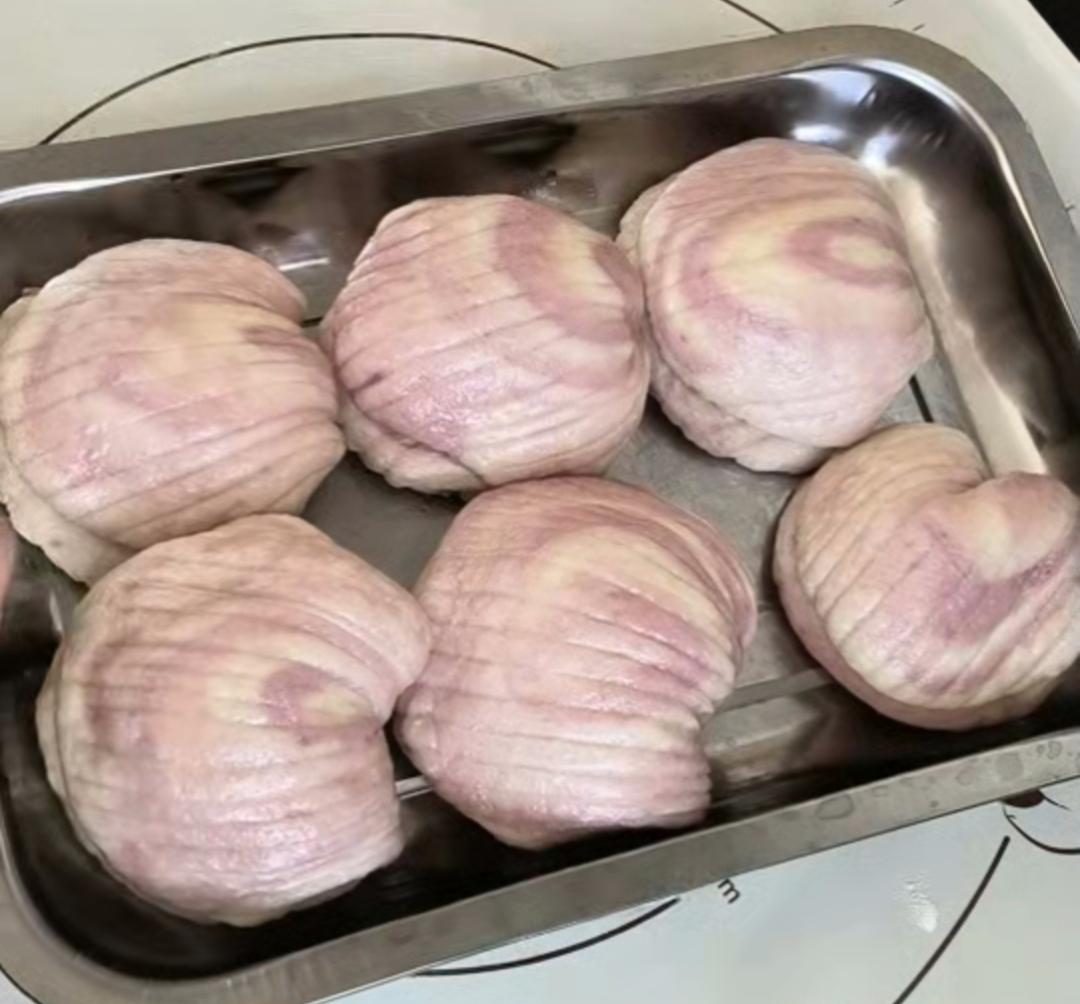这就是我的生活。什么是生活？什么是幸福？或许一顿精心制作的馒头，就能让人吃得满