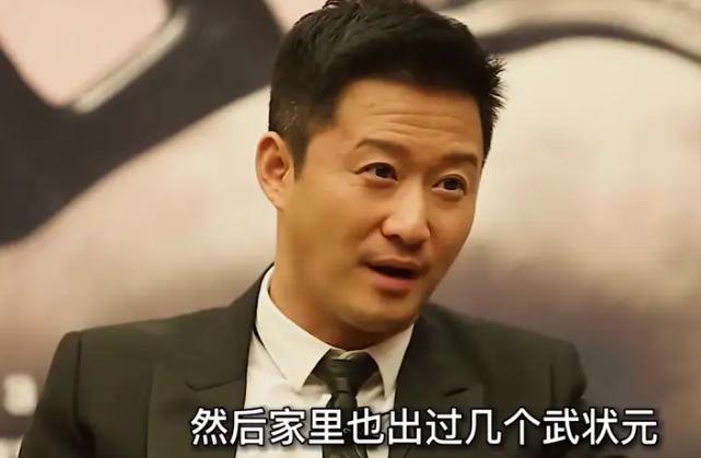 吴京自称是正白旗人，祖上出过多名武状元，旗主是清军入关的头号功臣2006年，吴