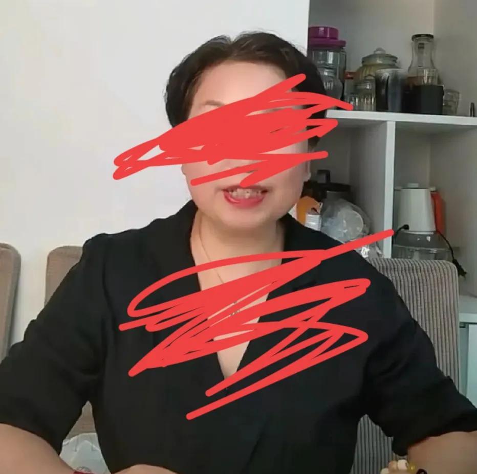 老肥子，熊三蛋子，为52w，赶紧出来，这波流量要抓住呀！许妈的支持度，直播间的