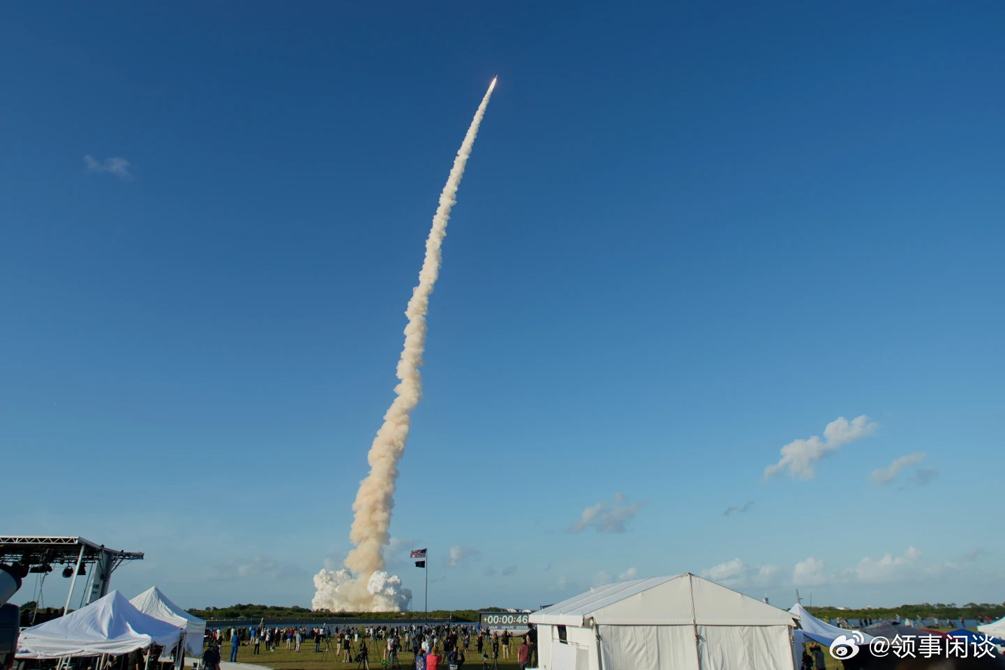 厕所坏了，“有总比没有强”；修好了，美联社报道开头就“值得庆祝”......（美