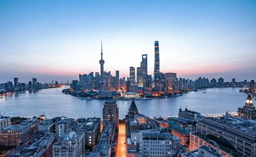 楼市的“时代红利”，终于吃完了！看完中国买房最幸运和最惨的三批人，你会发现一个