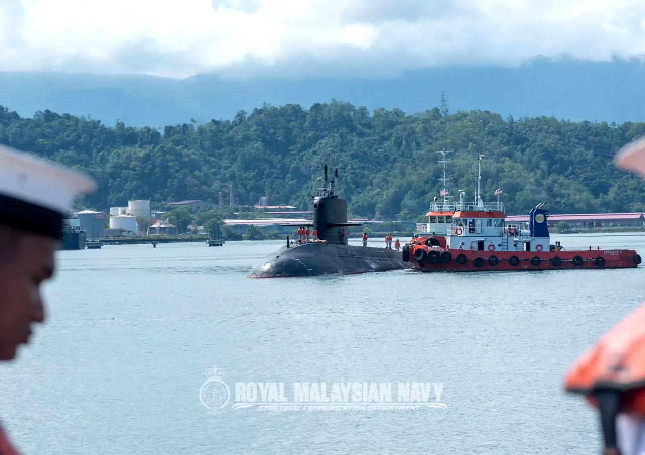 巴基斯坦海军在三亚接收“汉果”号AIP潜艇后就启程回国，昨天抵达马来西亚访问，顺