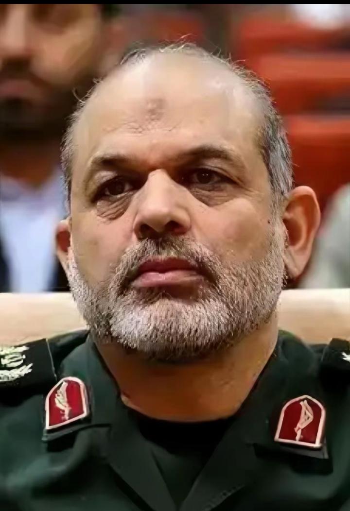 关键时刻，伊朗把一个全球通缉犯请出山，就任伊斯兰革命卫队最高领导人，唱的是哪一曲