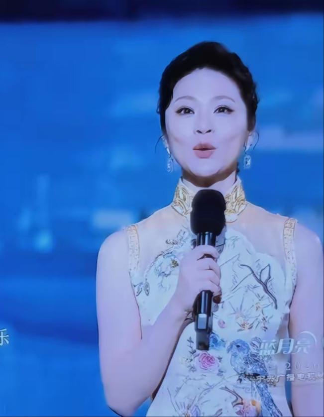 想不到举报盛行的后遗症来得这么快！郭德纲武汉商演被举报，处理的主要理由没说改"红