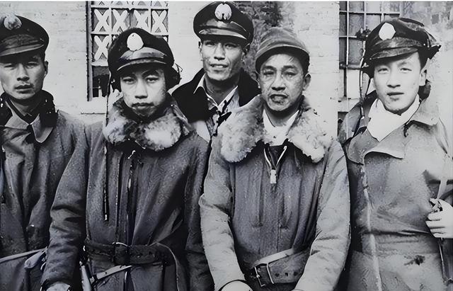 上海解放后陈诚心腹投诚，拉着解放军处长低语：我1924年就入党了1949年5
