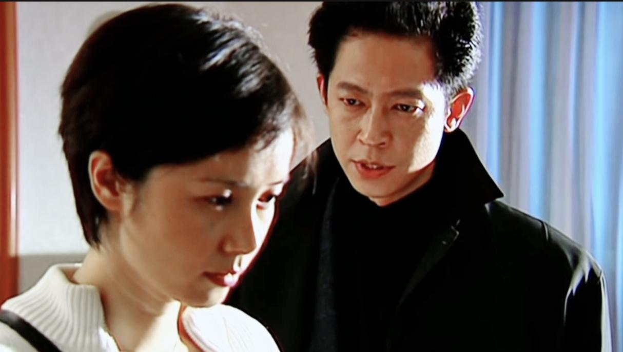 王志文说：“一个女性如果性格内向，不喜欢与人聚集，不施粉黛，不参与社交活动，不出