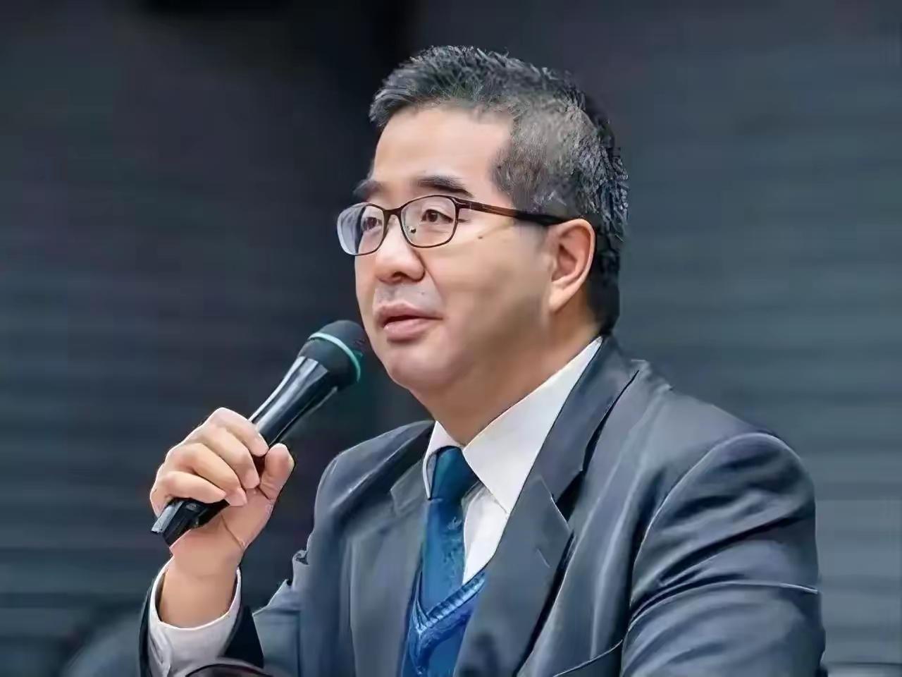 萧旭岑又到大陆来了，他讲话说，“我们讲中国话、读中国书、过中国节、拜中国神，身