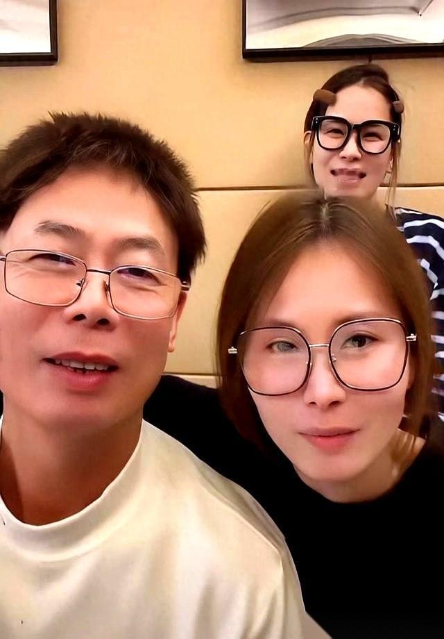 五万块的生活费，压垮一个失散三十年才找回来的妹妹。这事儿想想就堵得慌。两个姐