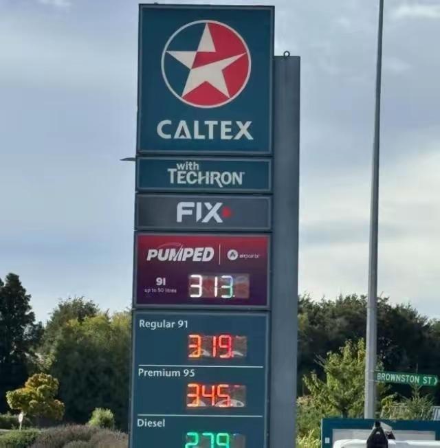 越南满世界求油，为什么没人愿意帮它？越南现在的石油库存，撑死了也就够二十多天，多