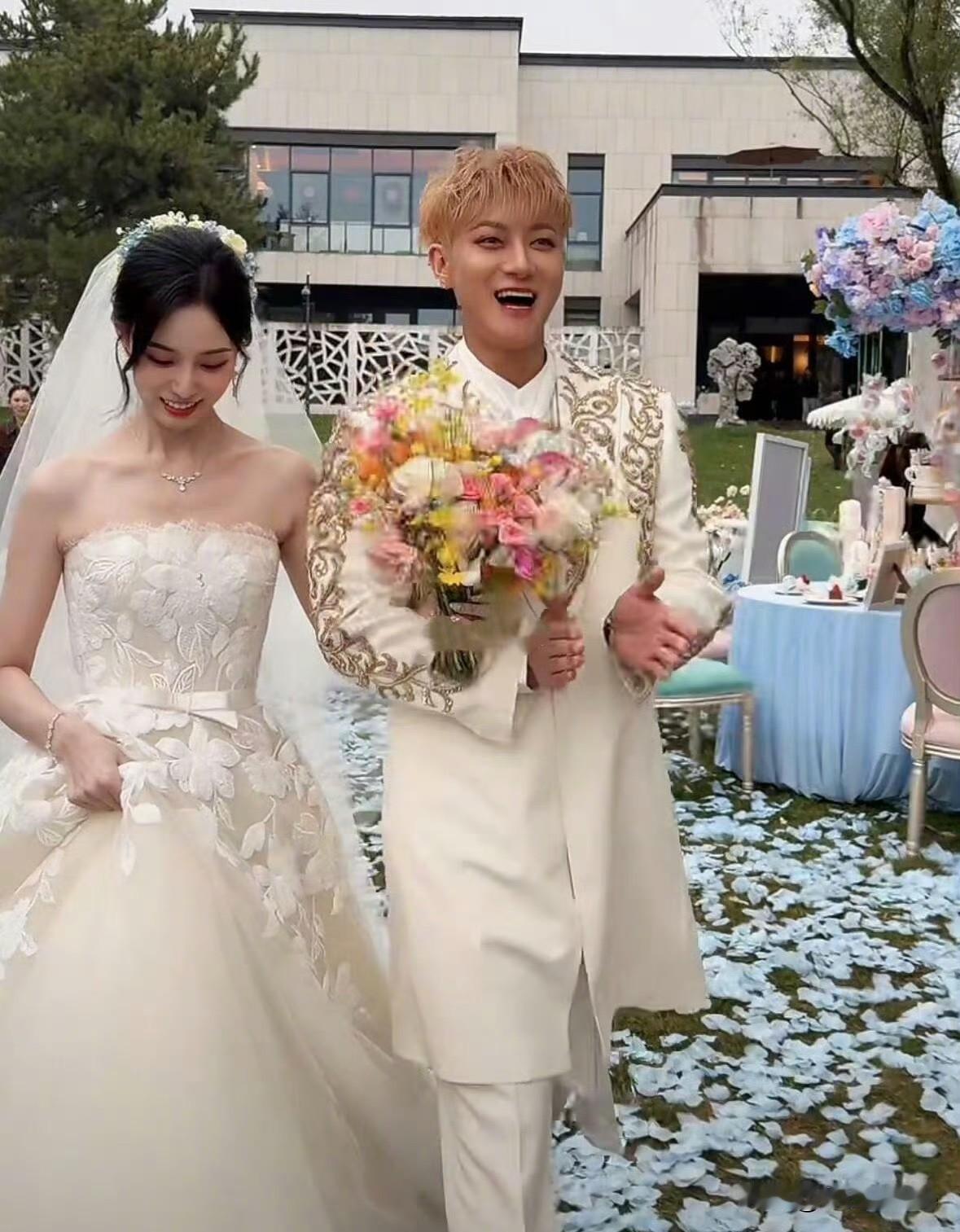 10月16日，黄子韬徐艺洋婚礼，简约而不简单！因为抛弃了很多传统婚礼环节，很多人