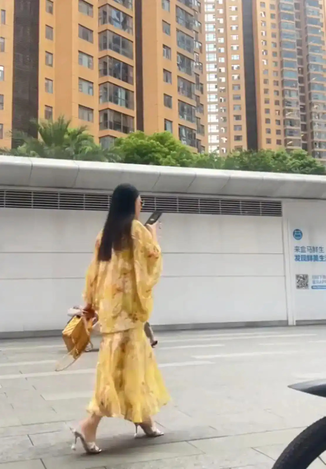 李湘瘦身逆袭，气质大变比肩女儿王诗龄
