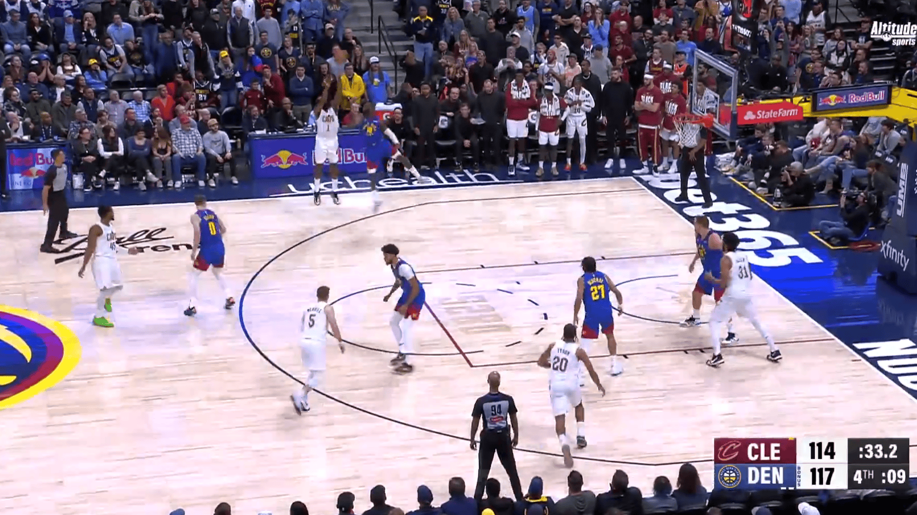 ESPN: 哈登不止投进关键三分, 最后低位顶防约基奇迫使传球