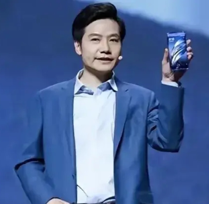 把雷军当成人是不对的，那是对雷总的侮辱。作为人，是达不到他的这种高度和境界的