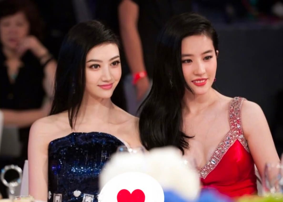 早期的景甜颜值完全不输刘亦菲吧？​​​